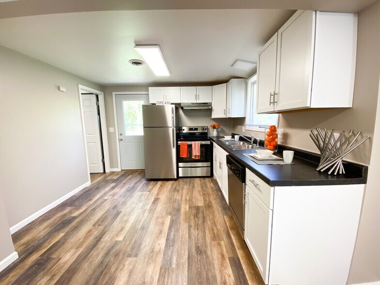 Building Photo - 1721 Baird St