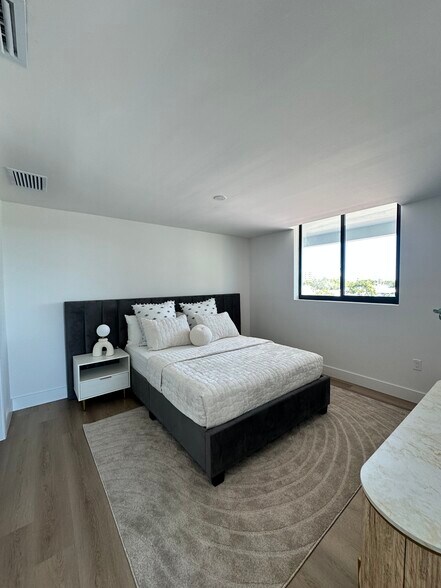 Building Photo - 2501 Jackson St