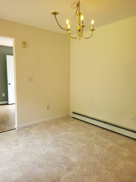 Building Photo - 451 Partridge Farm Rd