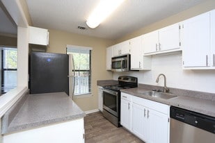 Interior Photo - 50 Stoneview