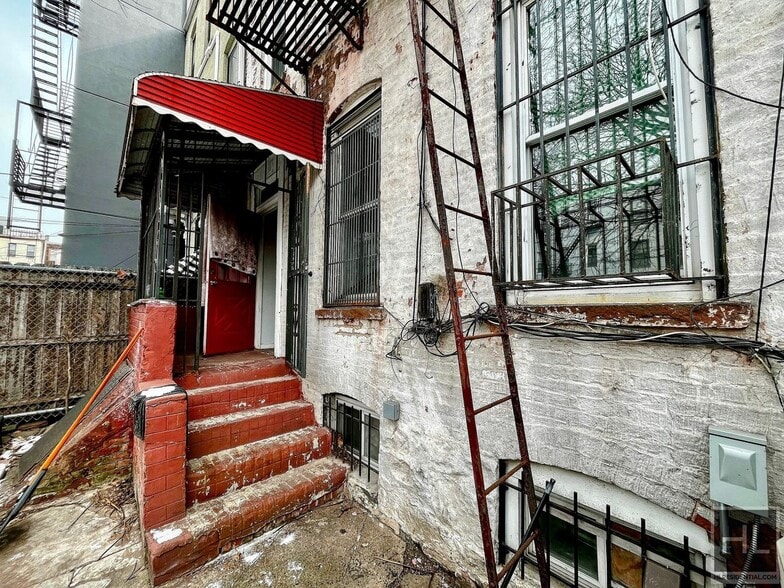 Building Photo - 1049 Jefferson Ave