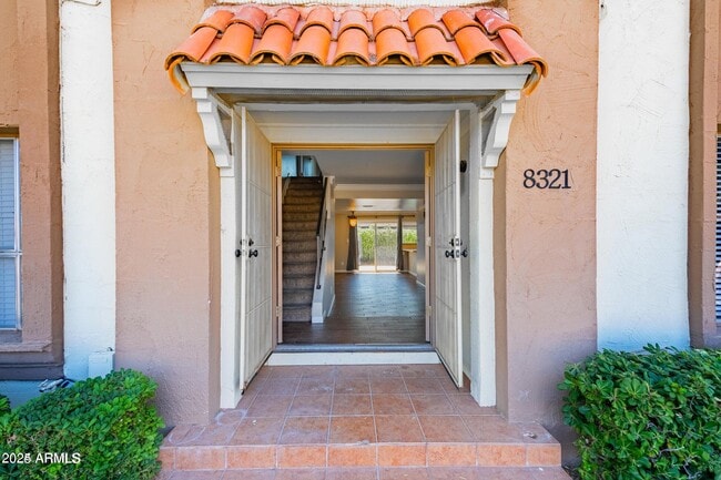 Building Photo - 8321 E Vista Dr