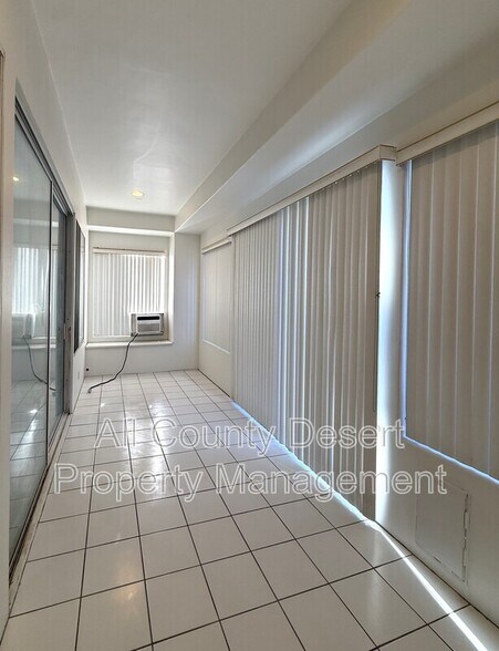 Building Photo - 74594 Moss Rose Dr