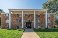 Building Photo - 676 S Shore Ct