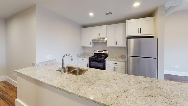 Building Photo - 40 Dupage Ct