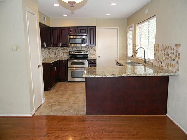 Building Photo - 2754 Quarry Hill Rd