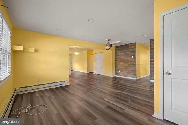 Building Photo - 47 Glenwood Ln