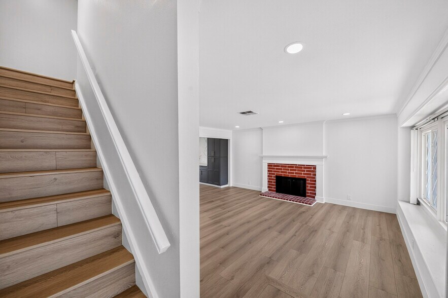 Building Photo - 8321 Santa Margarita Ln