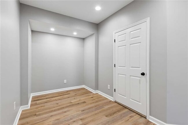 Building Photo - 1304 Kirkwood Ln