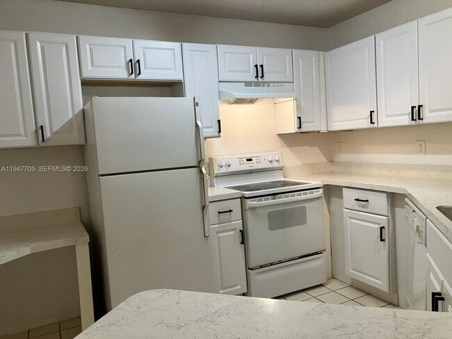 Building Photo - 4035 W McNab Rd