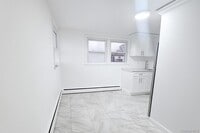 Building Photo - 308 40th St