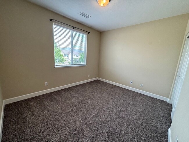 Building Photo - Cute, quiet townhome in Carson City