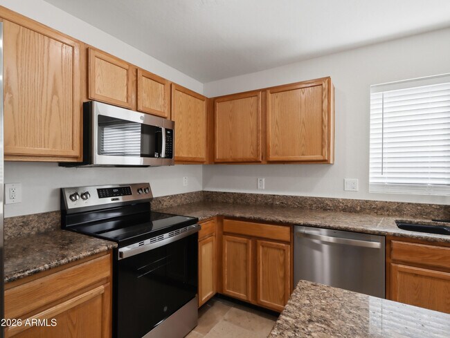 Building Photo - 12353 W Heatherbrae Dr