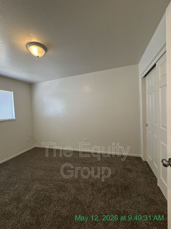 Building Photo - 806 S Court St