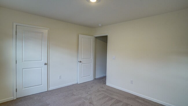 Building Photo - NEW NEW CONSTRUCTION - 5 BDRMS, 3 BTHS, NO...