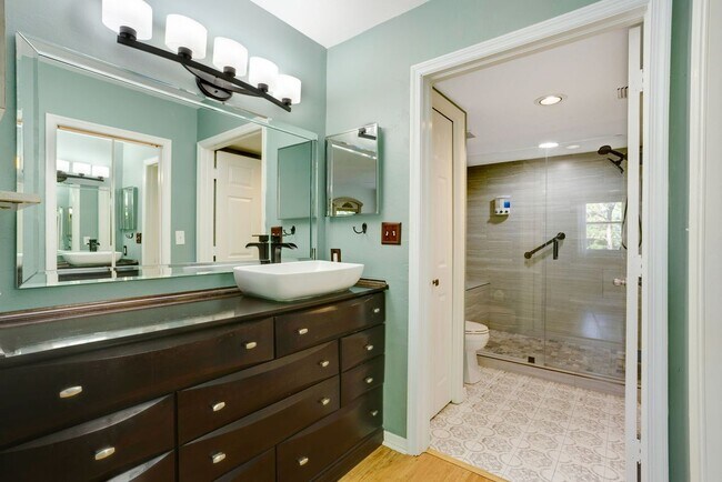 Building Photo - 285 Naples Cove Dr