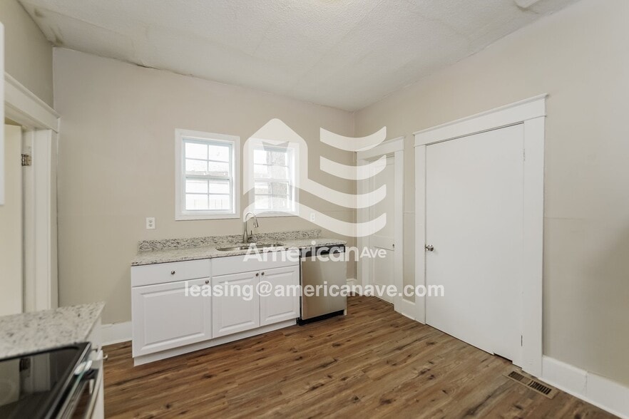 Building Photo - 8115 2nd Ave S
