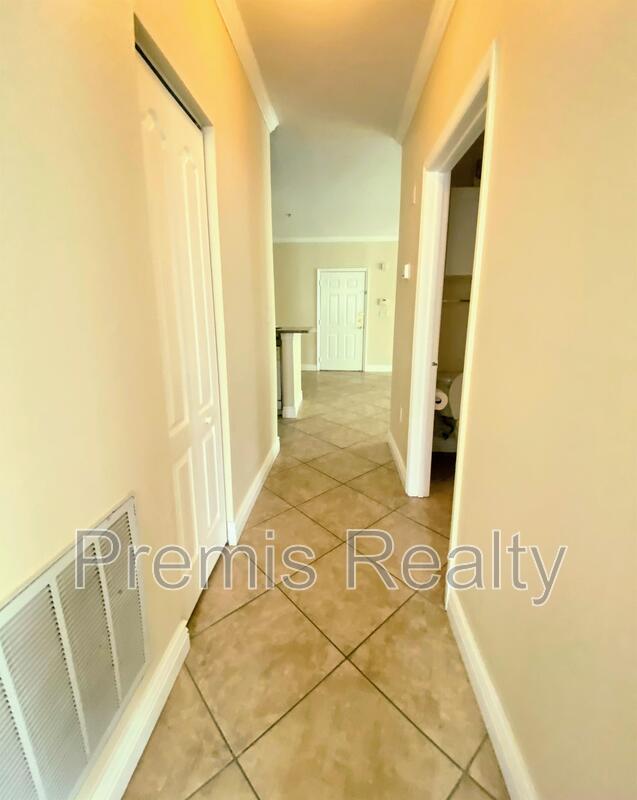 Building Photo - 2705 Via Murano