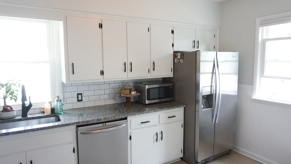 Kitchen - 324 N 70th St