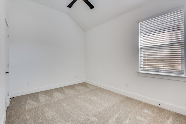 Building Photo - 3308 Lakestriker Rd