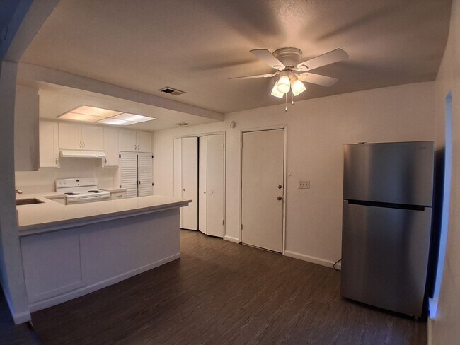 Building Photo - Thistlewood3505/3507