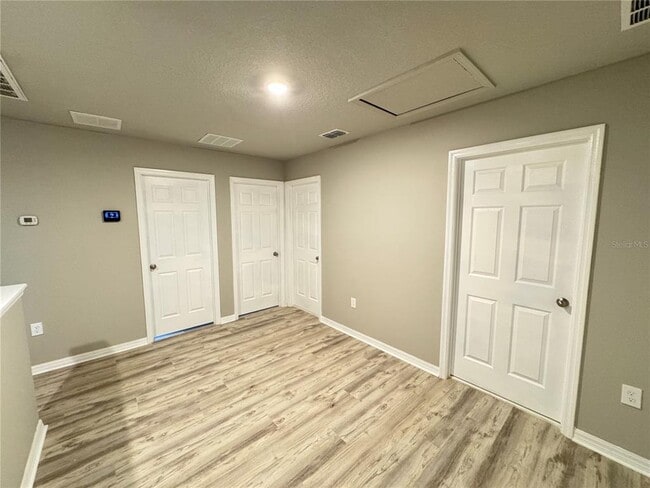 Building Photo - 413 Legacy Lp