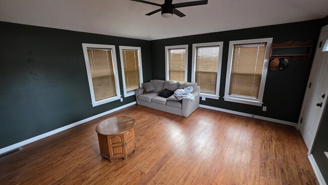 Building Photo - 3494 Howlett Rd