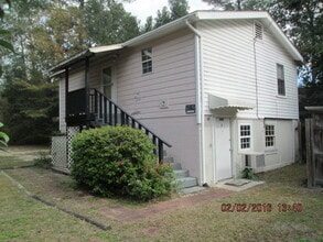 Building Photo - 208 1/2 College Street