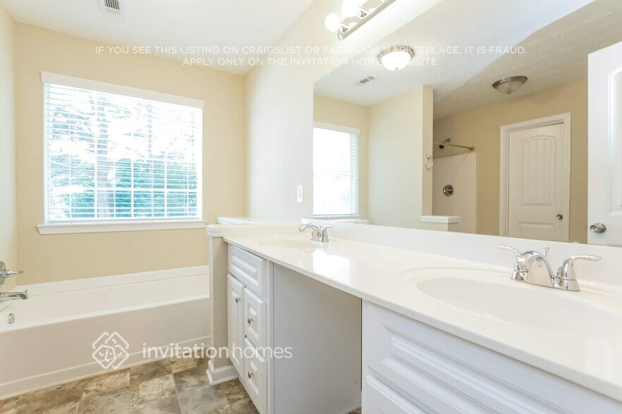 Building Photo - 15 Candlewood Ct