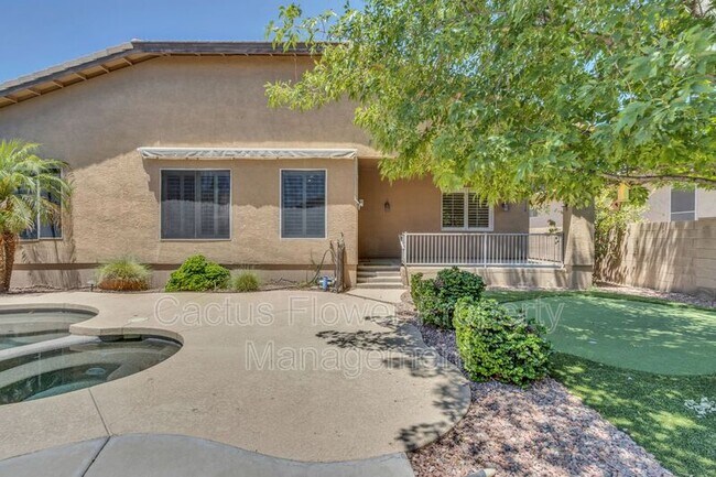 Building Photo - 1811 W Maplewood Pl