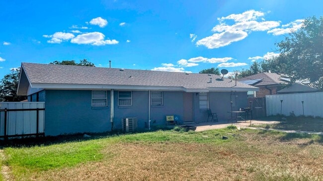 Building Photo - 3237 Drexel Ave