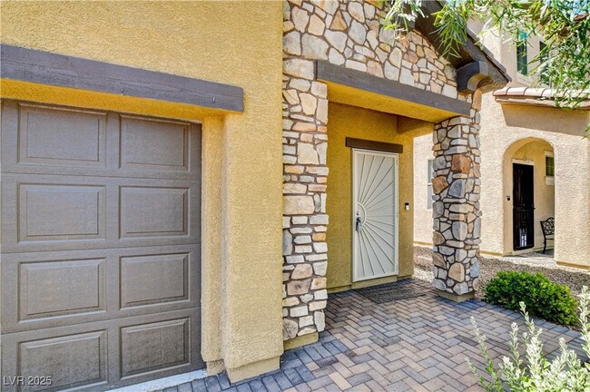 Building Photo - 8983 Melridge Rd