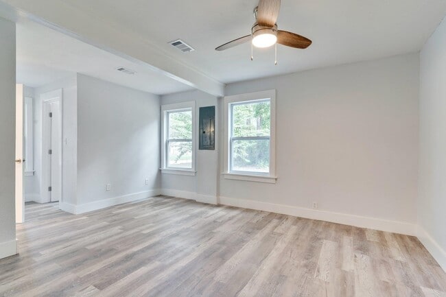 Building Photo - 129 Sioux Trail