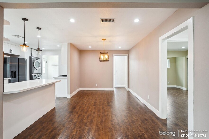 Building Photo - 1133 W 78th St