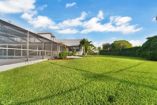 Building Photo - 5060 Porpoise Pl