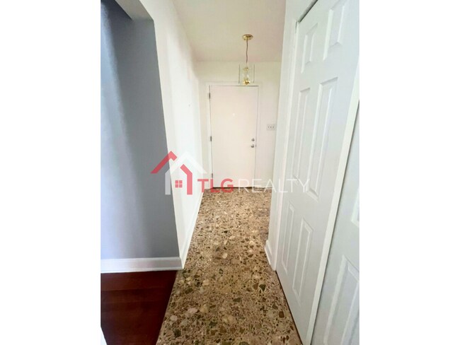 Building Photo - 4044 Somerdale Ln