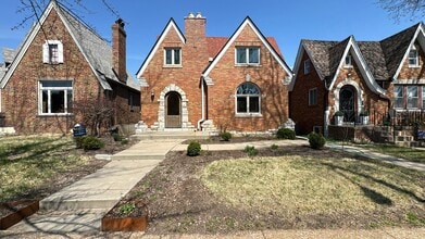 Building Photo - 5315 Tholozan Ave