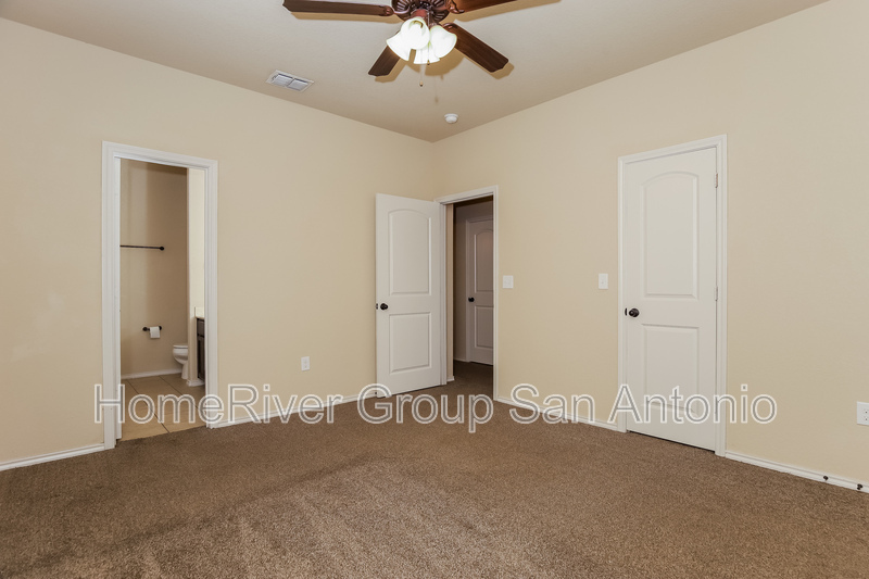 Building Photo - 672 Creekside Cir