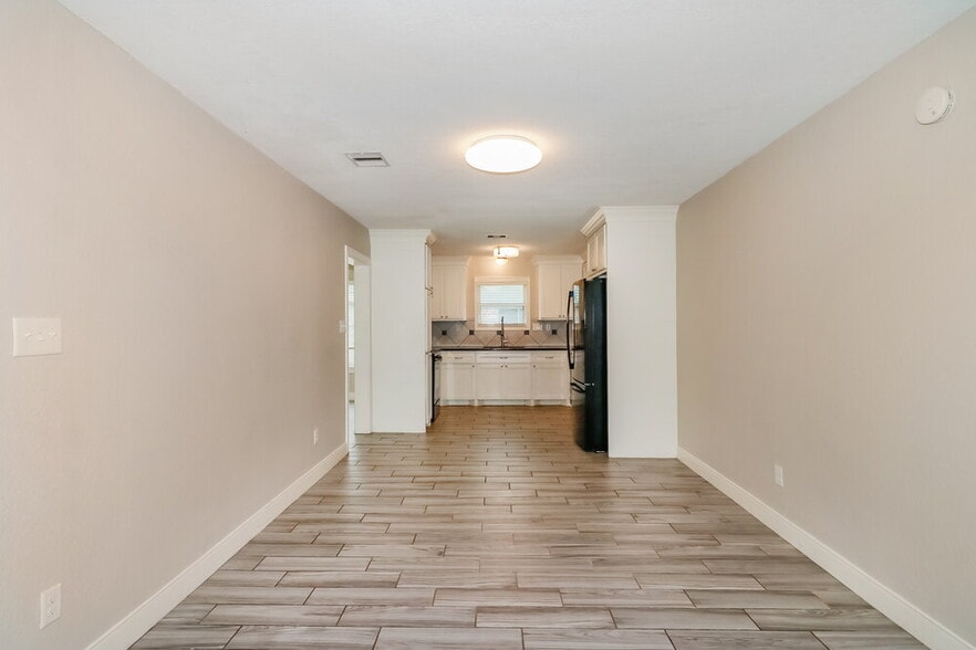 Building Photo - 1140 Glenda St