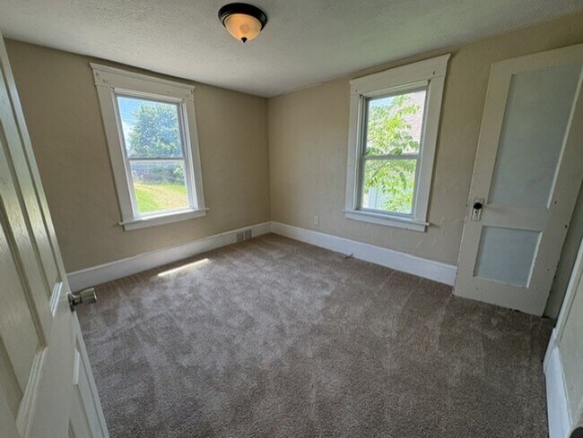 Building Photo - Comfortable 3-Bedroom Akron Home with Appliances Included