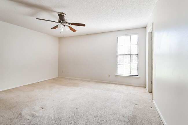 Building Photo - 4398 French Market Cir E