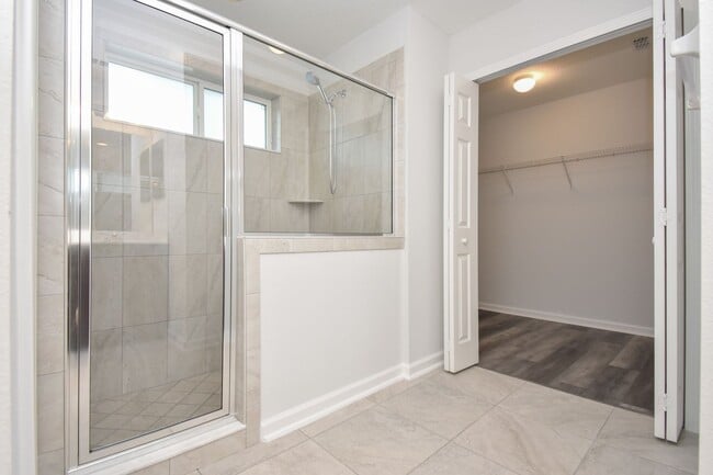 Building Photo - Modern 3BR/2BA Home in Desirable Westchest...