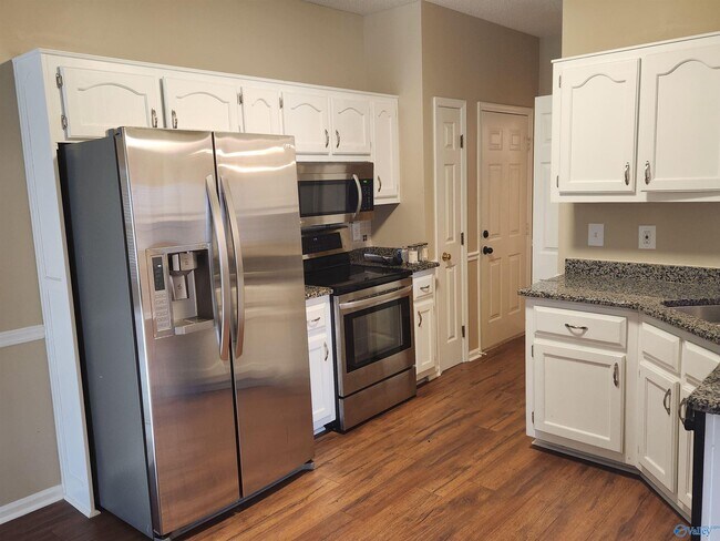 Building Photo - 106 Longleaf Ln