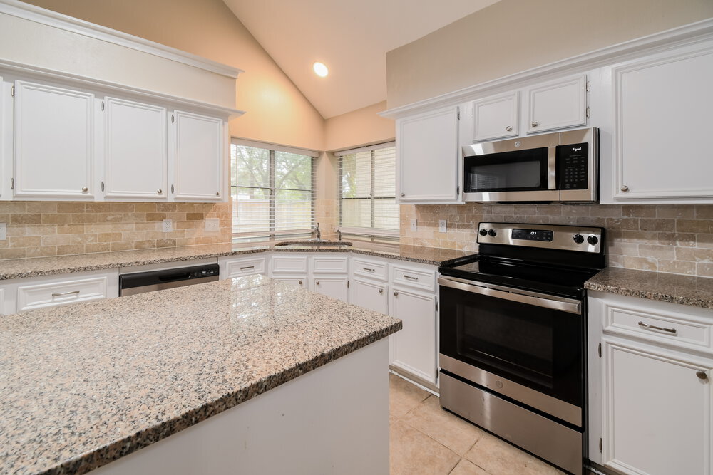 Building Photo - 4765 Oakmont Ct