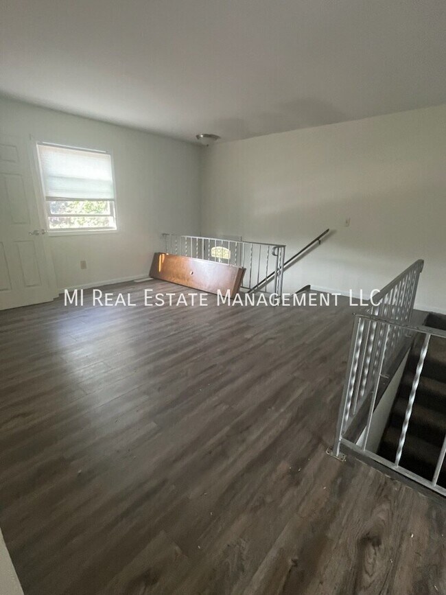 Building Photo - 4884 Stauffer Ave SE