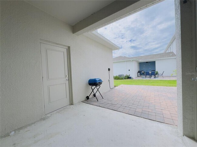 Building Photo - 6104 Park Promenade Way