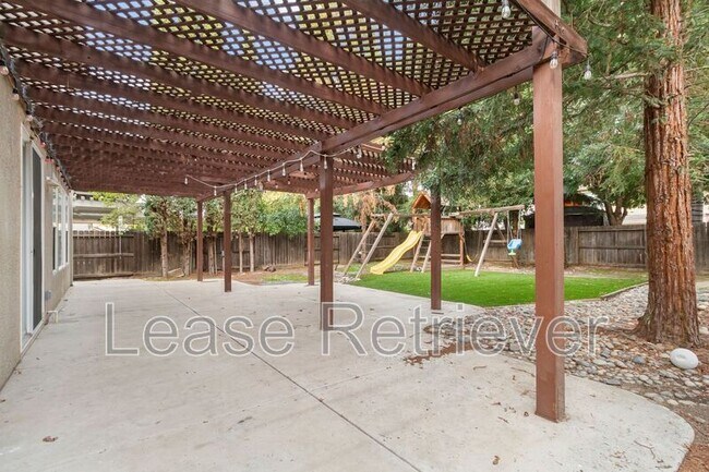 Building Photo - 4244 Lindsey Ln