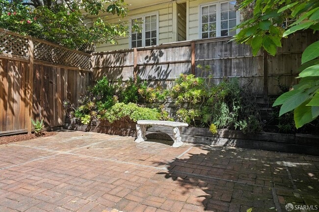 Building Photo - 2250 Webster St