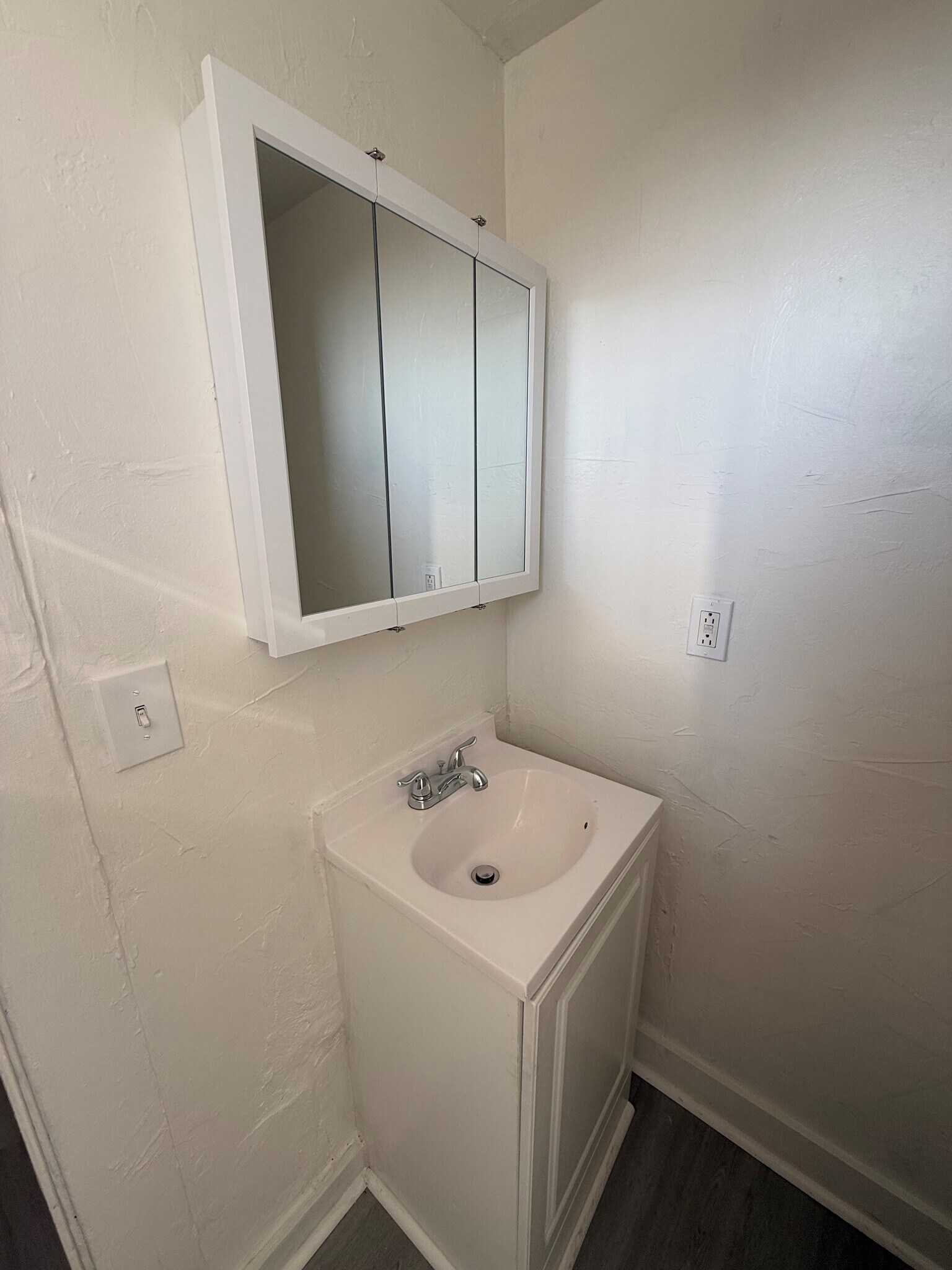 New cabinet - 1929 Daly St
