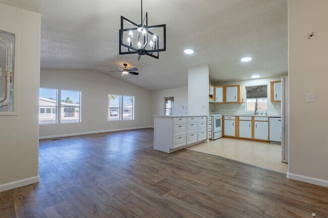Building Photo - 11238 S Cactus Wren Way
